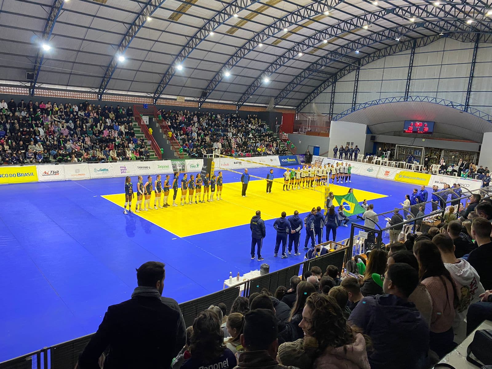 Centreventos estava lotado para acompanhar o grande duelo (Foto: Felipe Eduardo Zamboni)