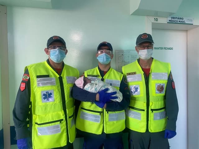Choro de alívio: neném nasce em ambulância