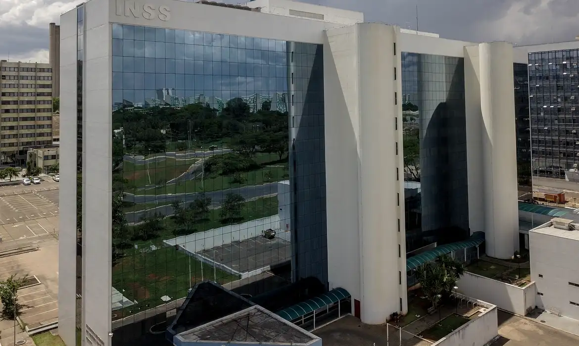 INSS estima iniciar ressarcimento de aposentados no dia 24 de julho (Foto: Rafa Neddermeyer/Agência Brasil)