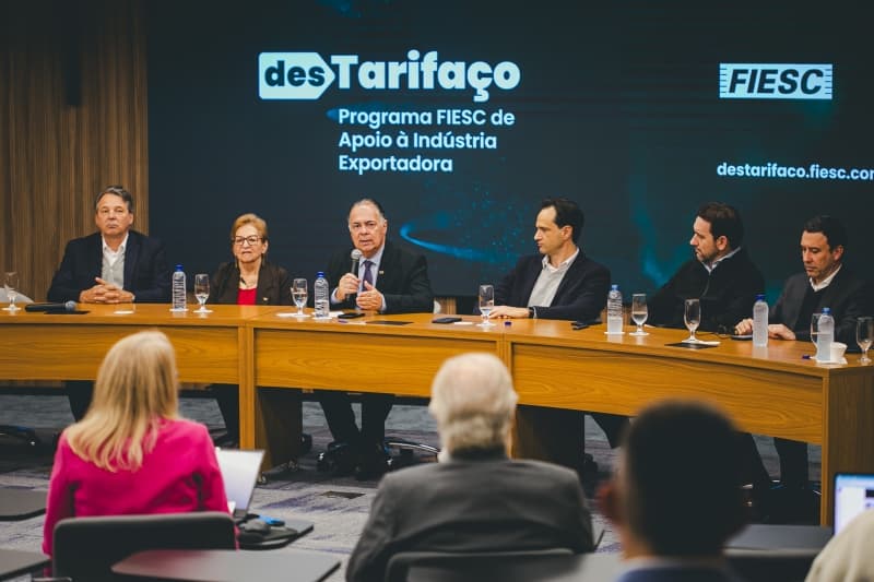 FIESC lança pacote de apoio às indústrias afetadas pelo tarifaço dos EUA