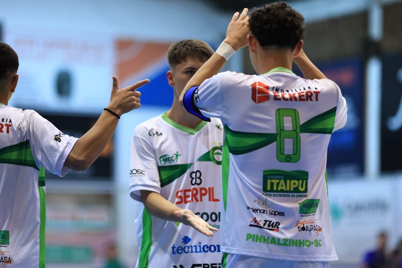Juninho e Caetano atuaram juntos com a camisa da Pinhalense (Foto: Arquivo Pessoal)