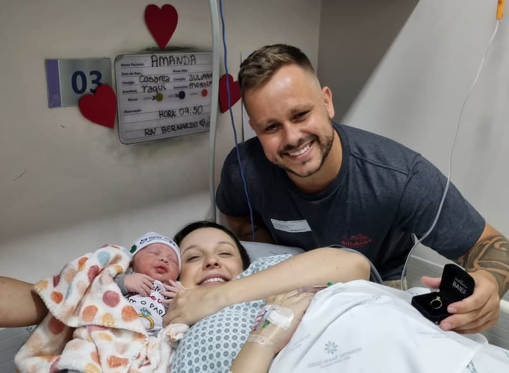 O pai da criança resolveu tornar o momento ainda mais especial  (Foto: Hospital Santa Isabel)