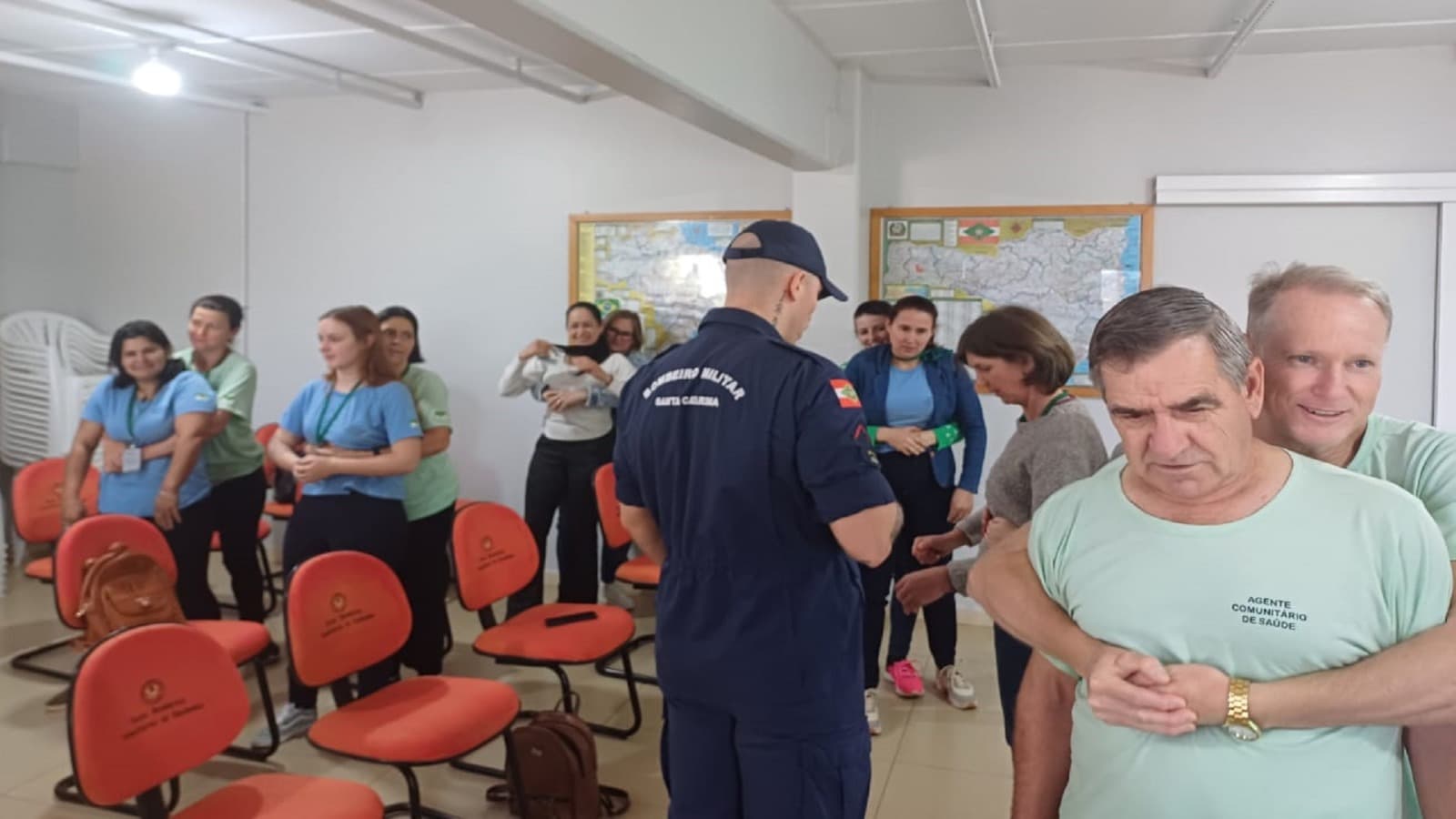 Agentes de saúde recebem treinamento em primeiros socorros