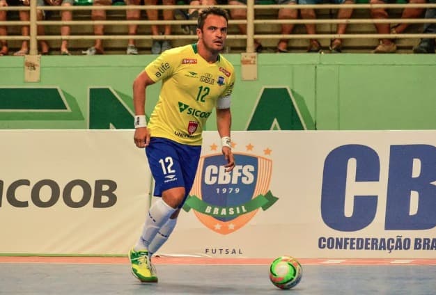 Falcão vai participar de jogo festivo em Modelo  (Foto: Ricardo Artifon/CBFS)