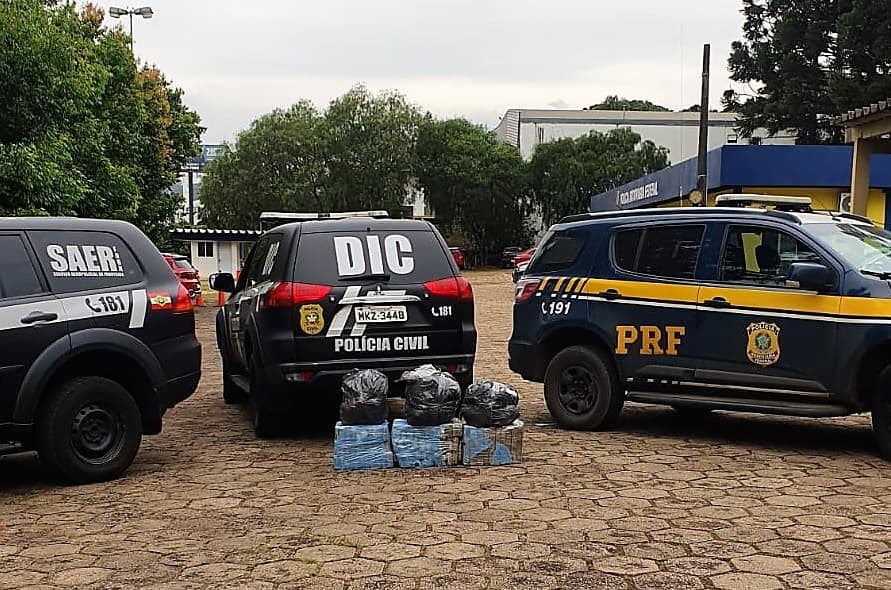 PRF apreende drogas em Chapecó (Foto: PRF)