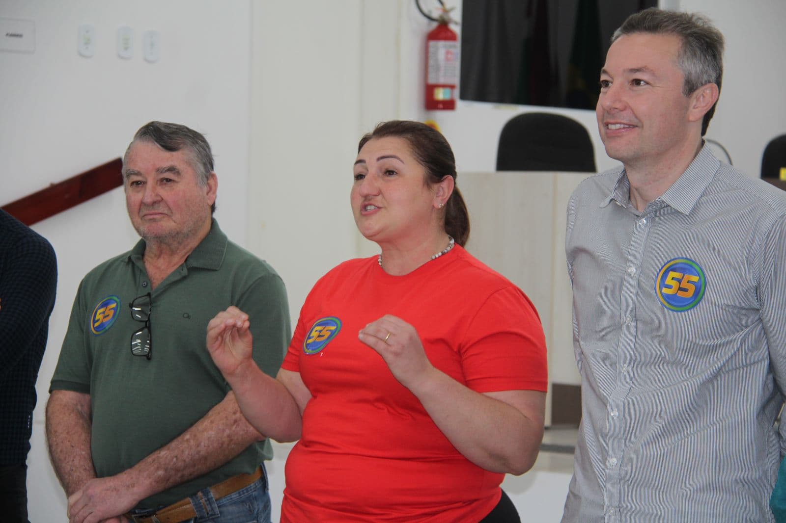 Candidata esteve ao lado do deputado Napoleão Bernardes do PSD (Foto: Divulgação)