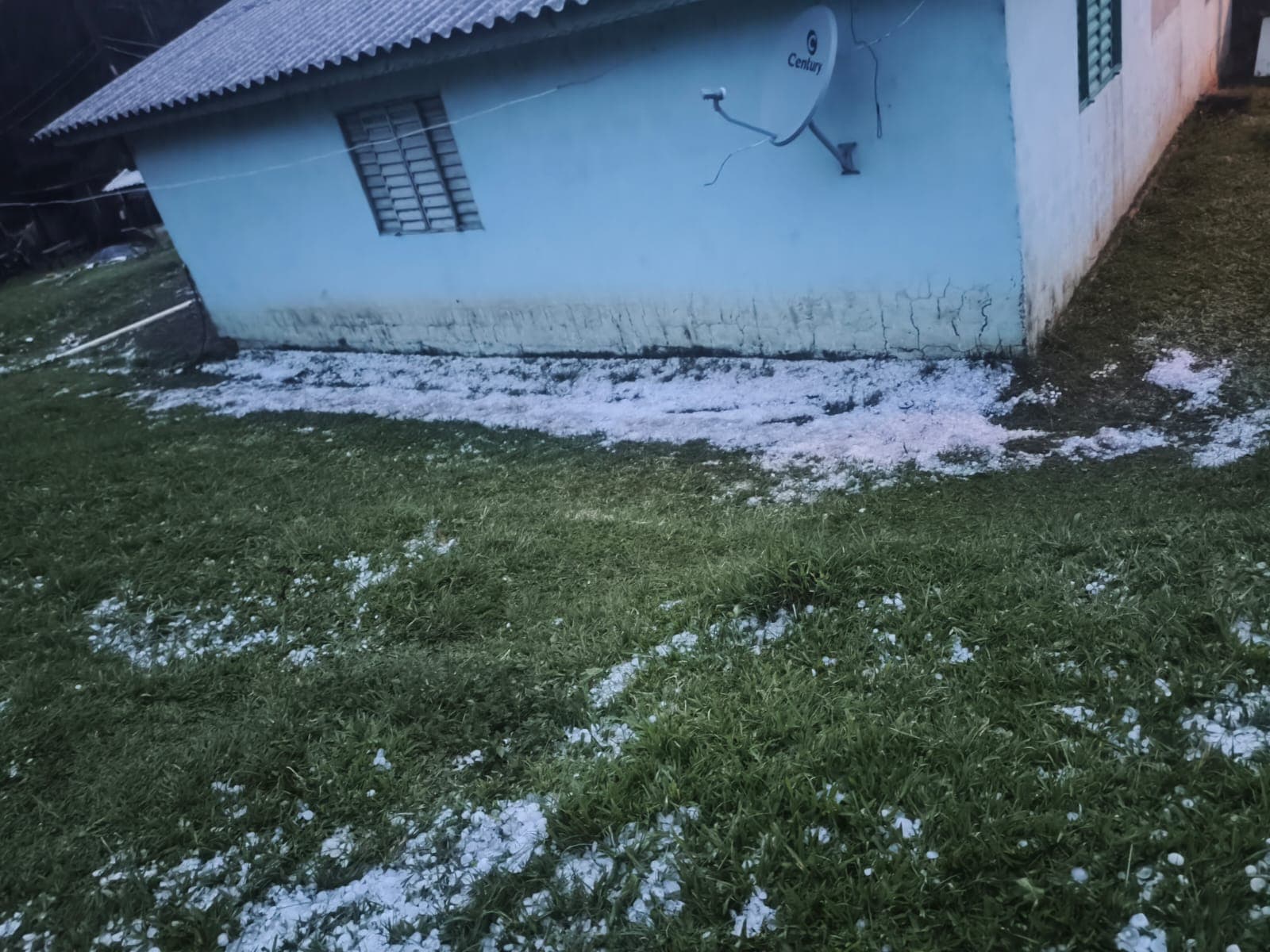 Tempestade causa estragos em Vargem Bonita