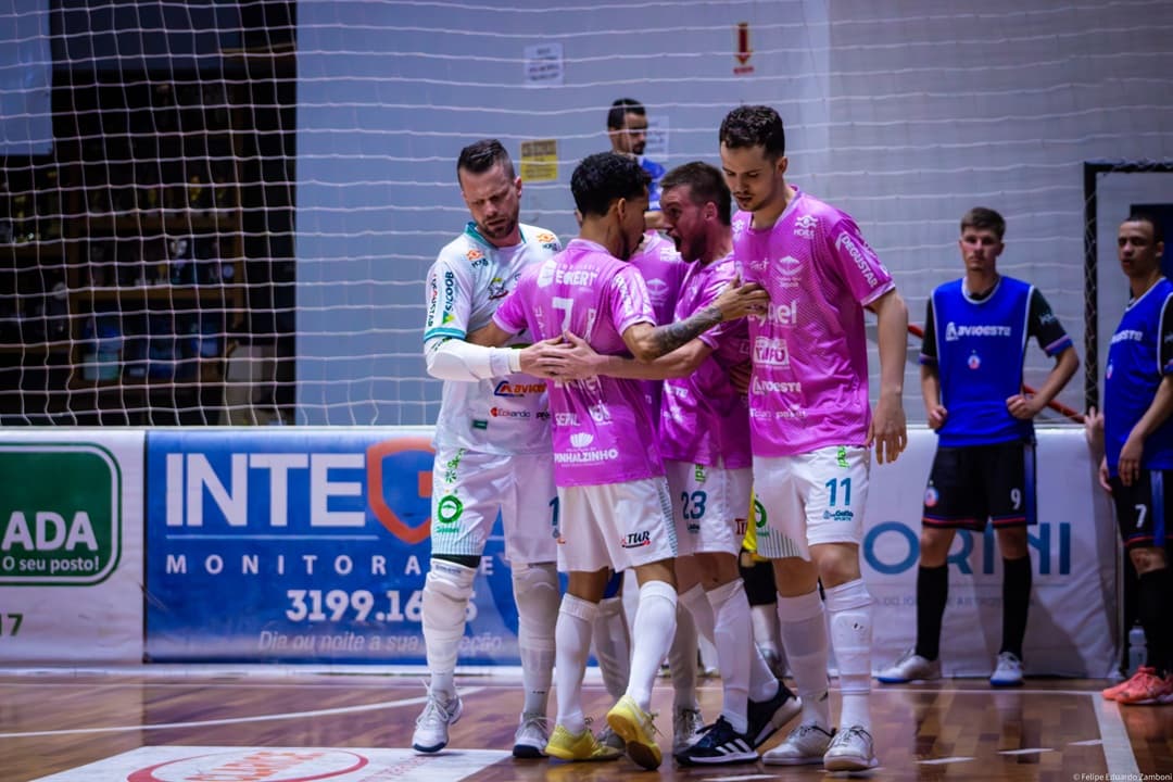 Pinhalense Futsal Zagonel vence AD Cunha Porã e garante vaga no mata-mata da Série Prata