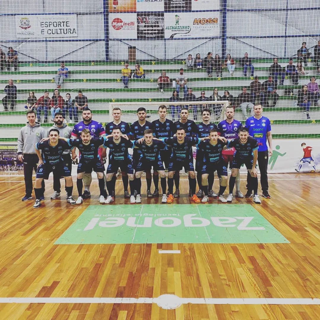 Vitória de virada da Pinhalense Futsal sobre Catanduvas do primeiro jogo da semi (Foto: Arquivo Pessoal)
