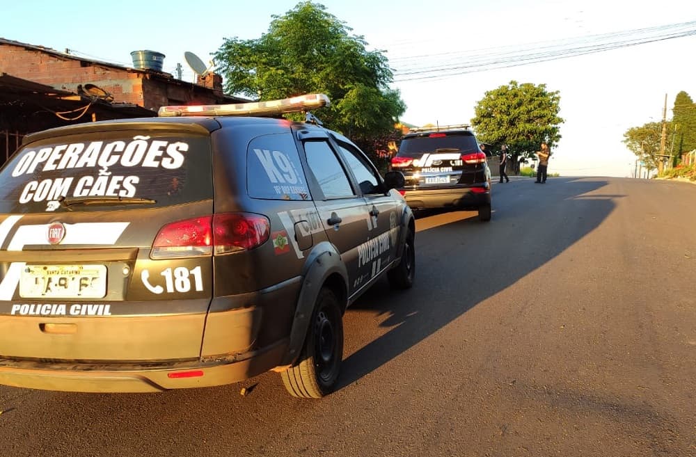 Mandados de busca foram feitos em Xanxerê (Foto: Polícia Civil)