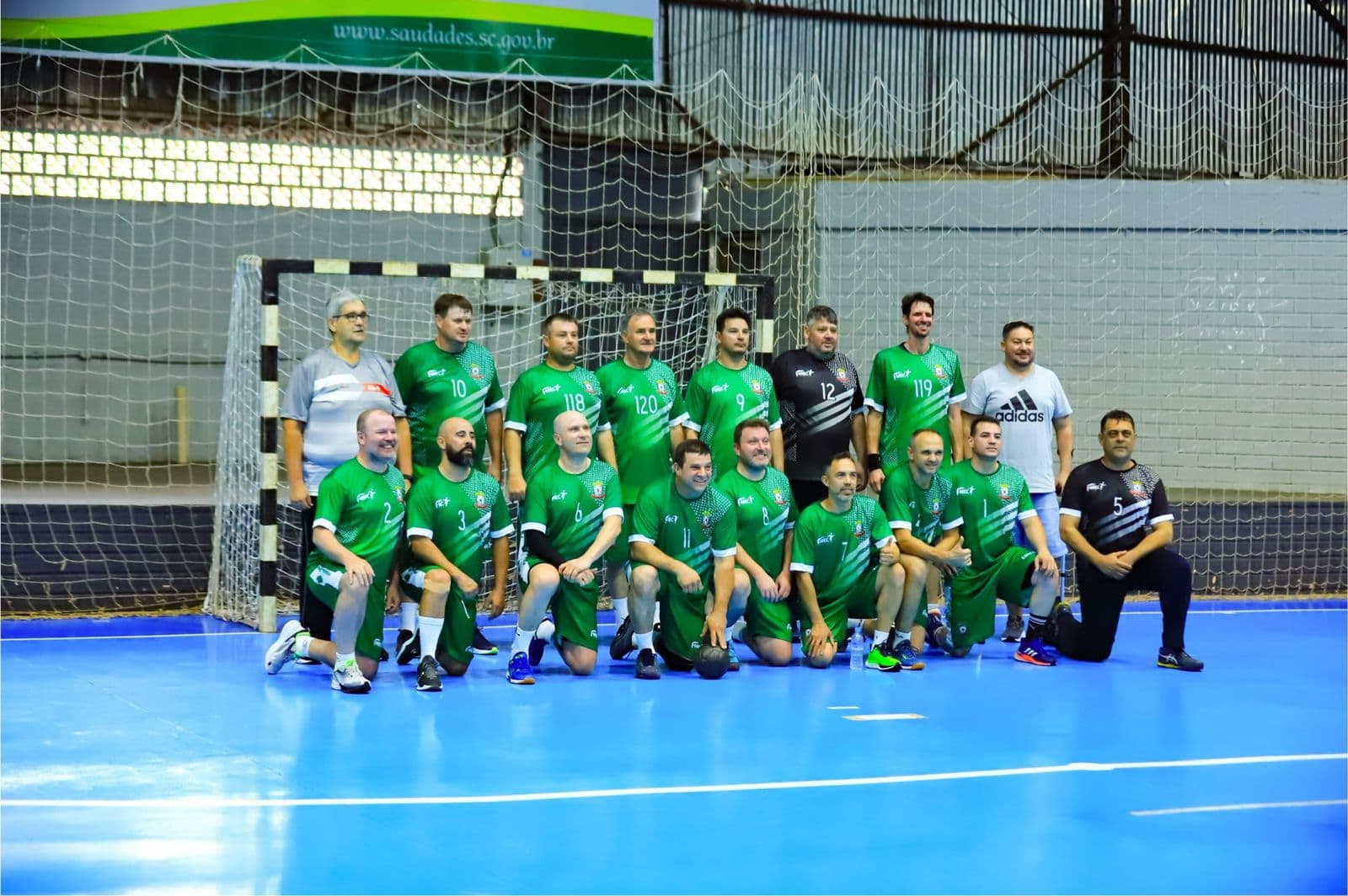 Time masculino de handebol de Pinhalzinho (Foto: Divulgação)