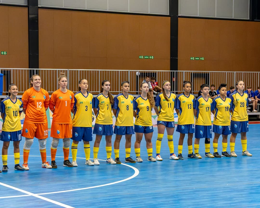 Campanha perfeita leva time de Pinhalzinho à final do Mundial Escolar (Foto: CBDE)