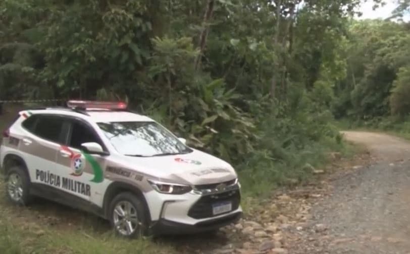 Funcionário ameaça agredir colega com paleta de porco