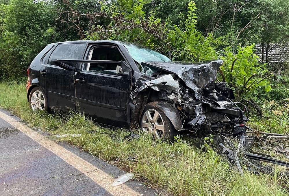 Colisão entre van de Saúde e veículo deixa feridos em Saudades