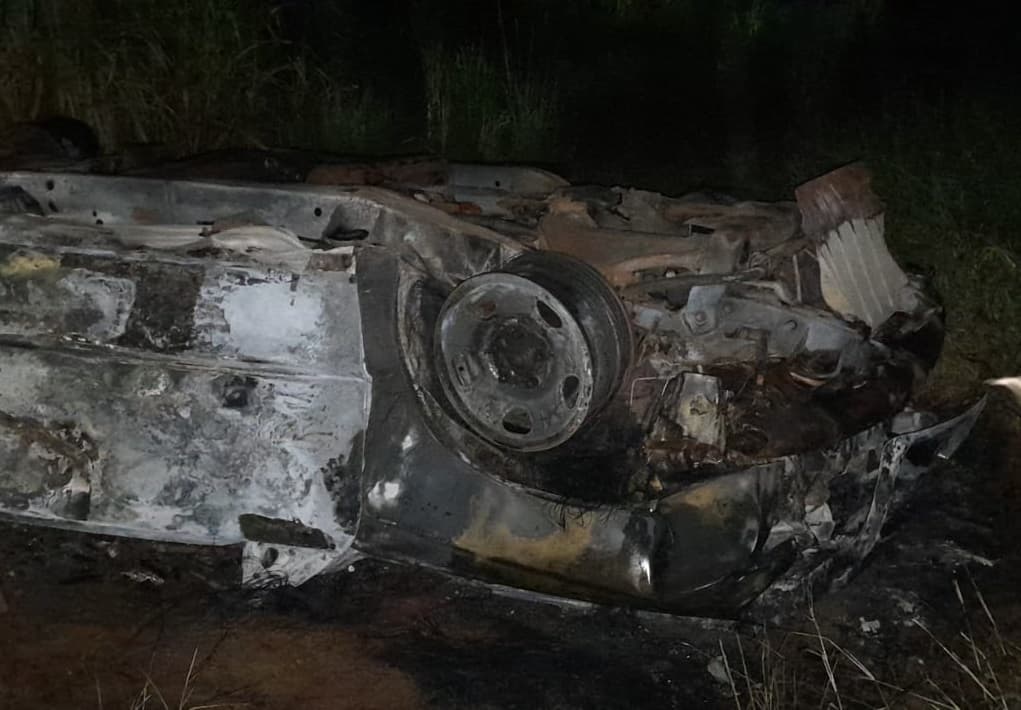Carro pegou fogo em Cordilheira Alta (Foto: Corpo de Bombeiros)