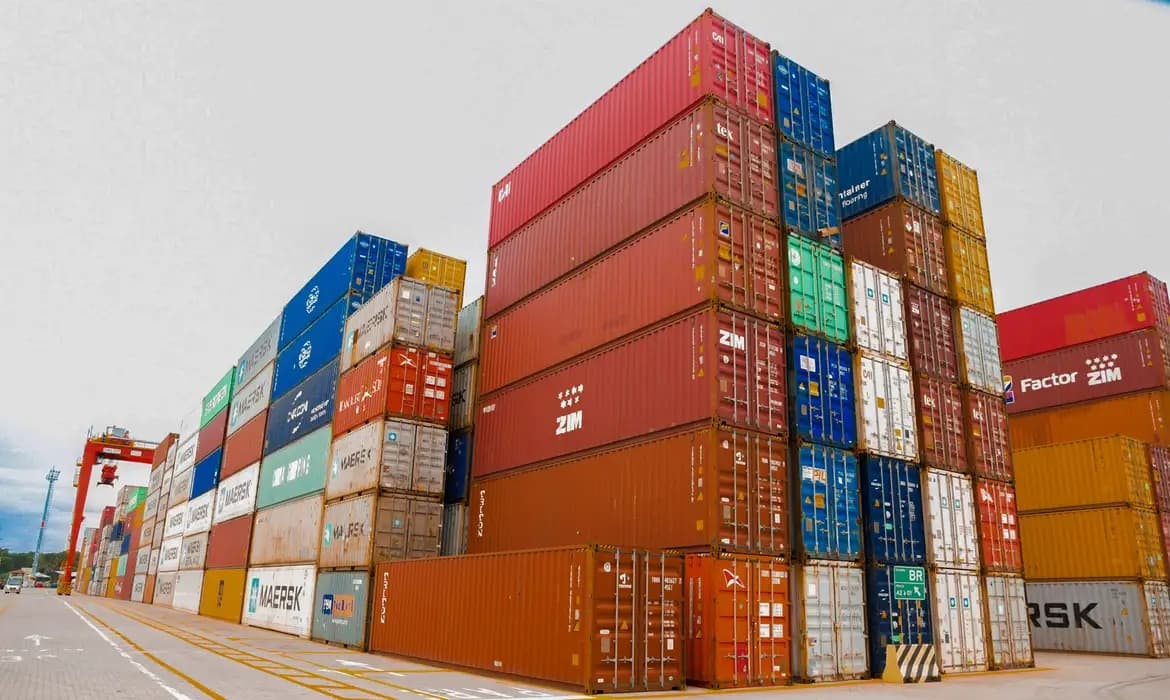 Exportações brasileiras crescem 3,9% em agosto, mas vendas para os EUA caem