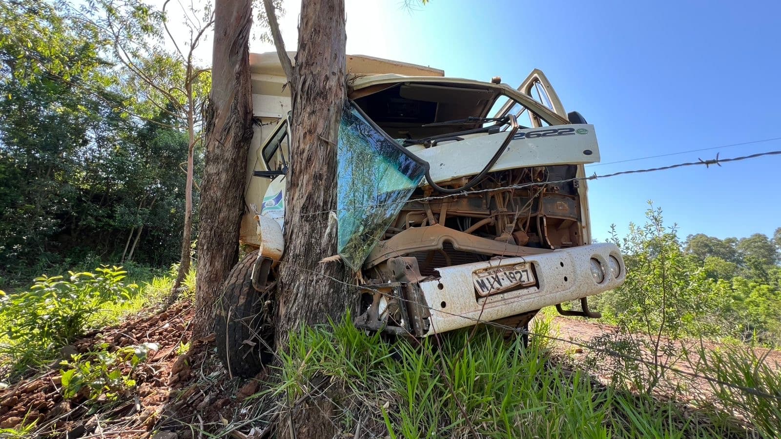 Veículo da prefeitura de Nova Itaberaba se envolve em acidente