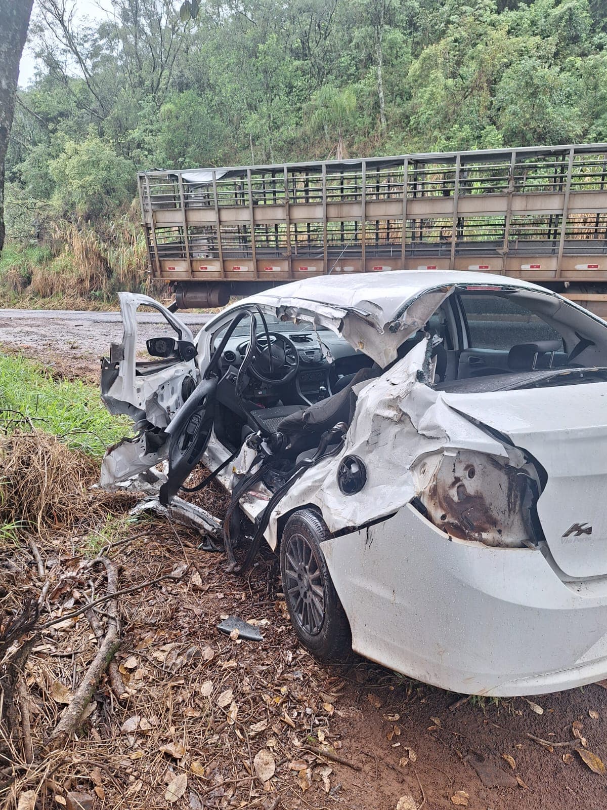 Colisão transversal deixa um ferido na SC-157