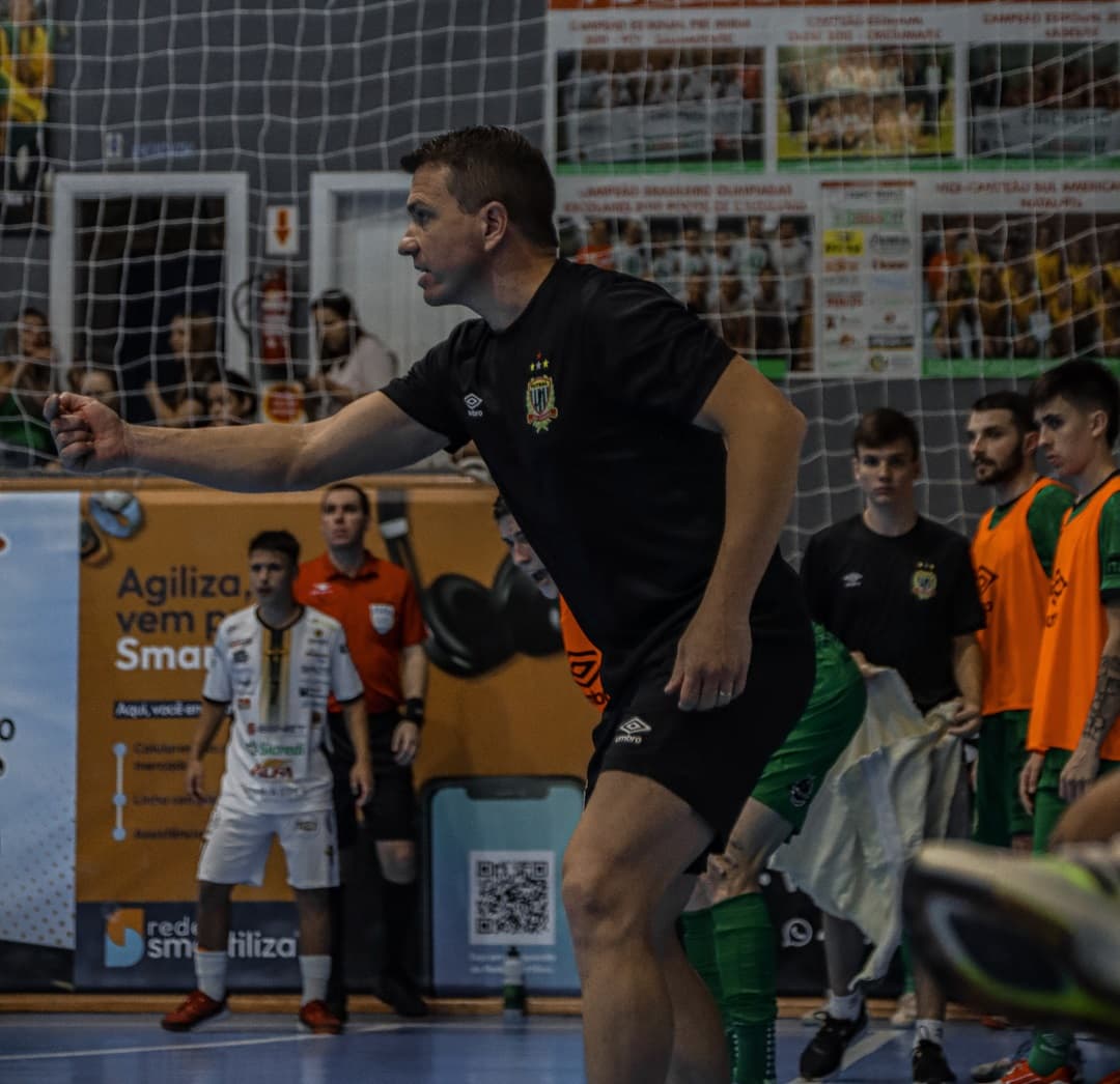 Diretoria aposta na continuidade e mantém Supi no comando da Adaf Saudades (Foto por João Both)