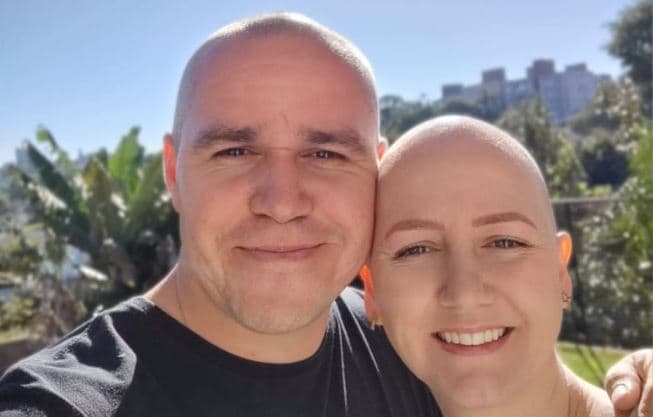 Casal tirou foto juntos depois de corte (Foto: Arquivo pessoal)