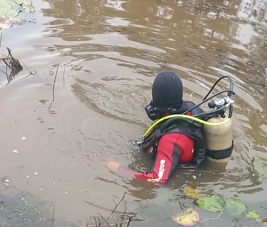 Socorrista fez busca subquática (Foto: Corpo de Bombeiros)