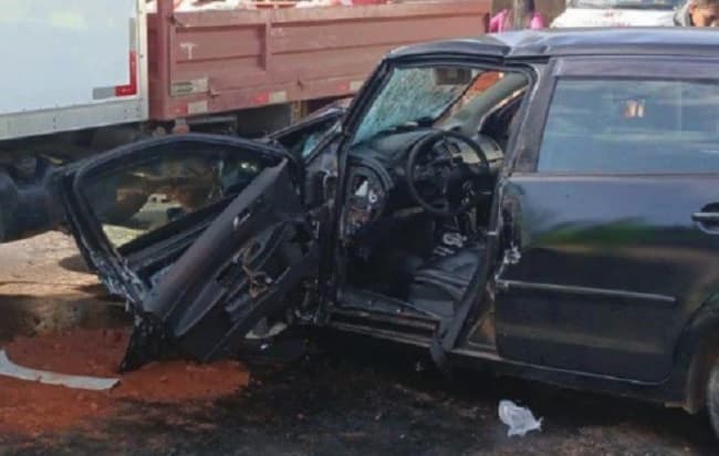 Ocupantes não resistiram aos ferimentos (Foto: Corpo de Bombeiros)