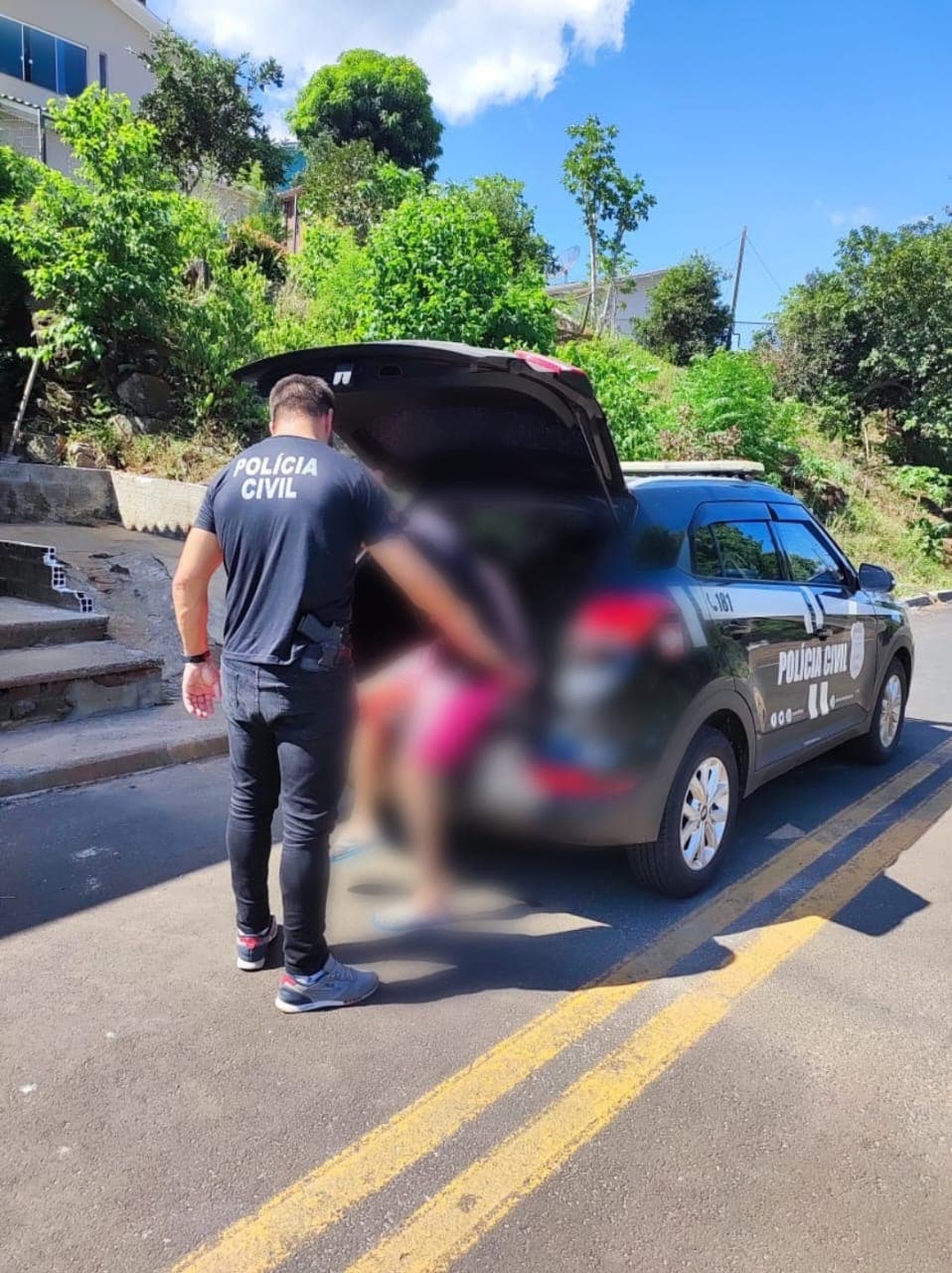 Polícia Civil de Saudades e Pinhalzinho prende casal  por tráfico de drogas