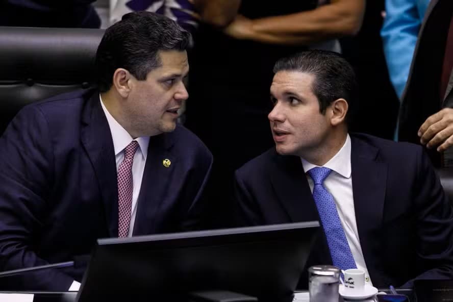 A vitória da rua sobre a blindagem dos políticos