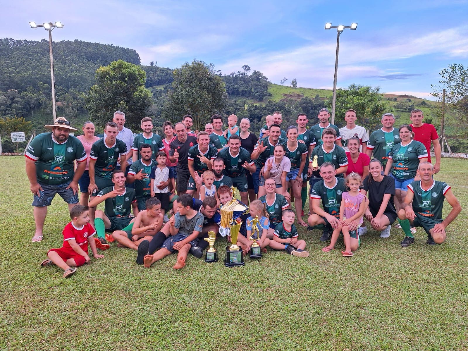 Palmeiras e Só Pressão são campeões municipais em Sul Brasil