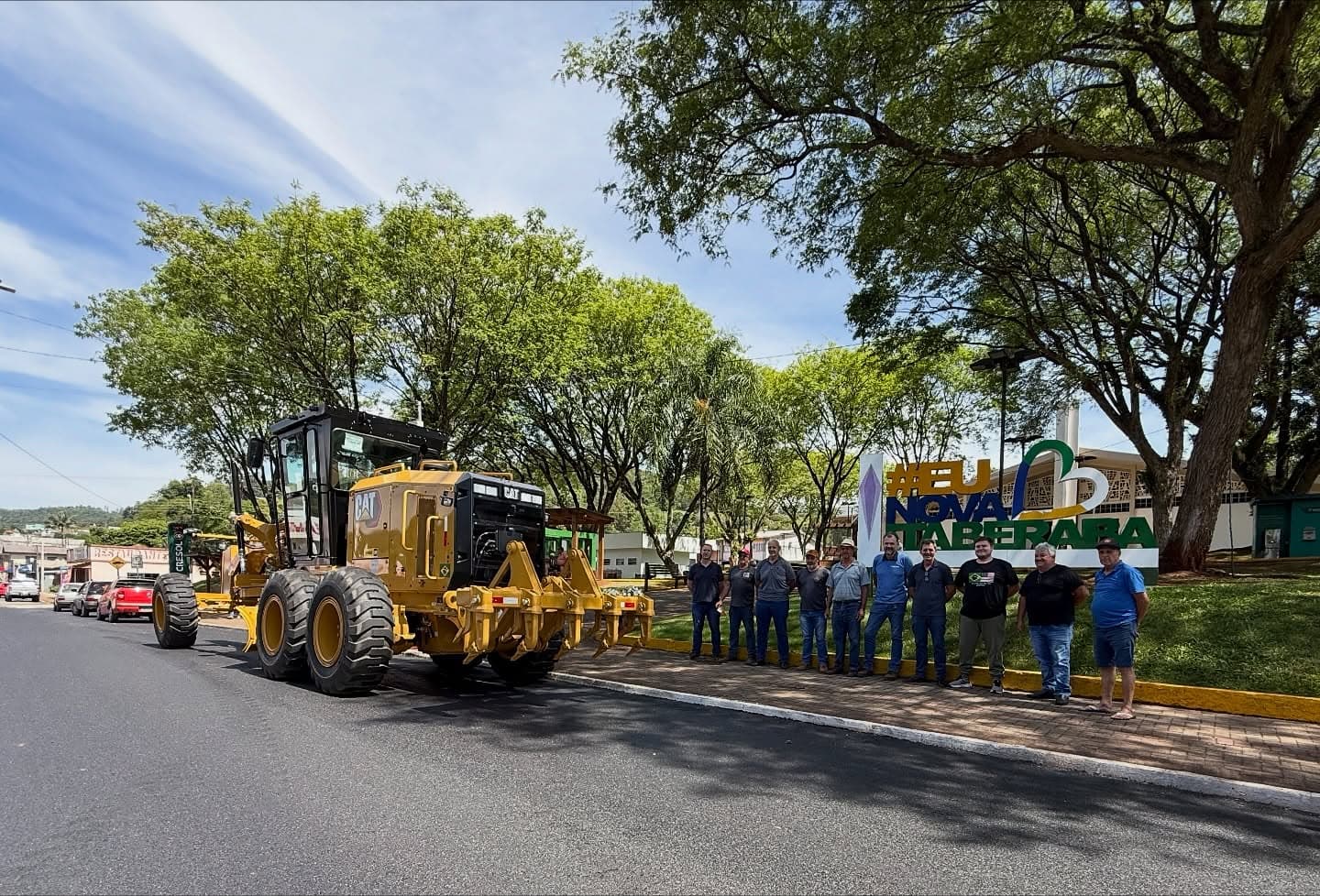 Nova Itaberaba recebe nova motoniveladora do Governo do Estado