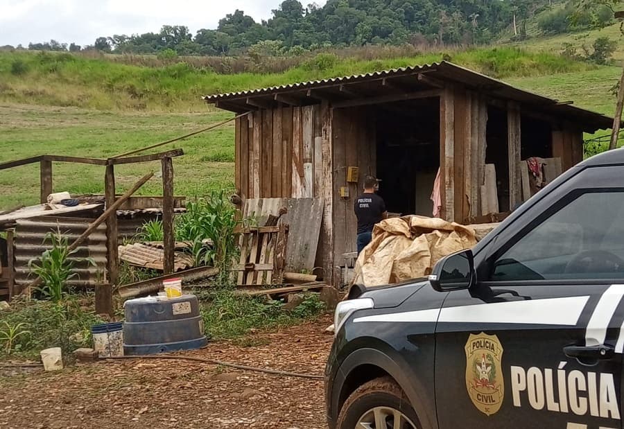 Agentes descobriram onde a vítima morava (Foto: Polícia Civil)