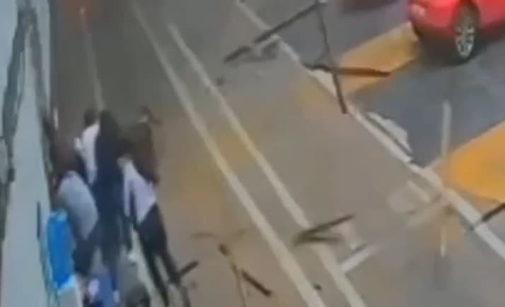 Frequentadores procuraram abrigo para se proteger (Foto: Divulgação)