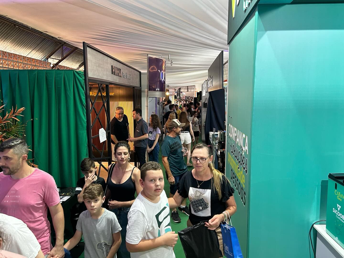 Apesar dos dias de calor intenso e outros com chuva, o público compareceu em massa (Foto: Gilmar Bortese)