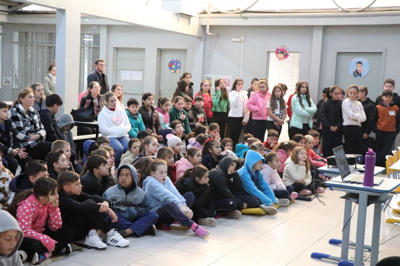 Projeto “Florescer” promove conscientização sobre bullying em escola de Modelo