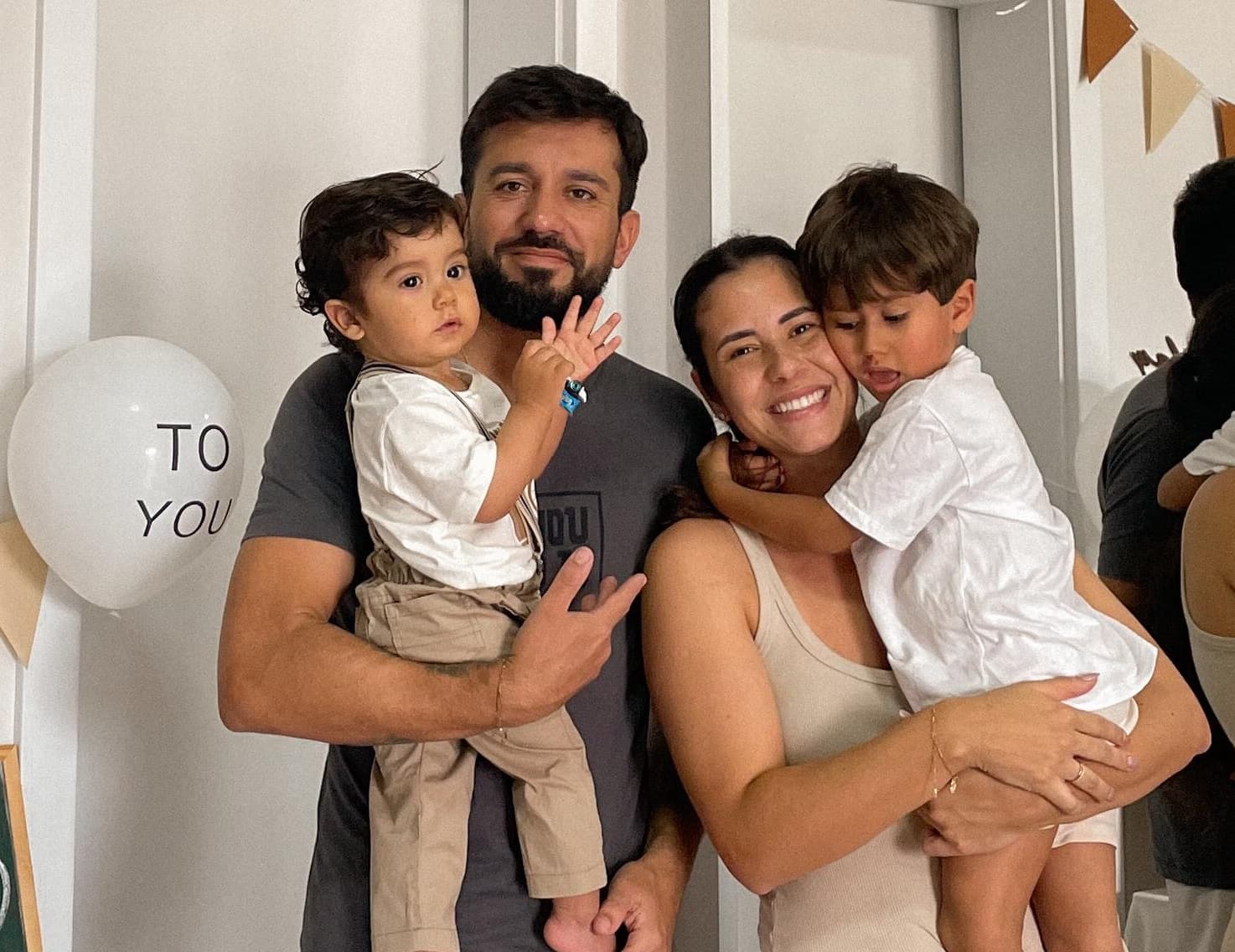 VÍDEO! Mãe filma primeiro ano do filho mostrando cumplicidade de irmãos 