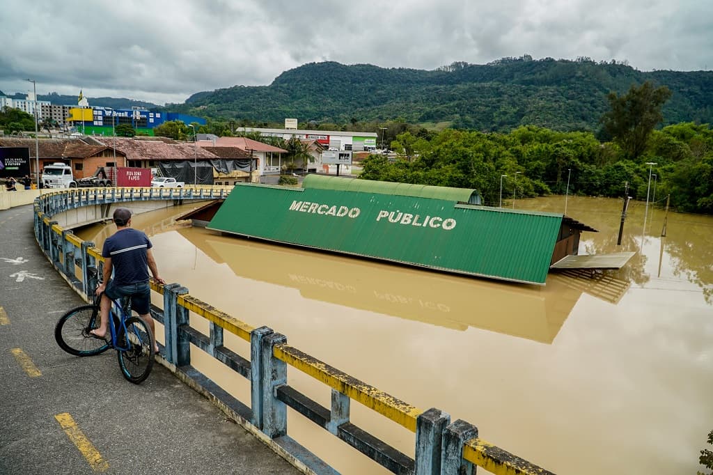 Mercado Público de Rio do Sul após as chuvas na cidade  (Foto: (Marco Favero / Secom))