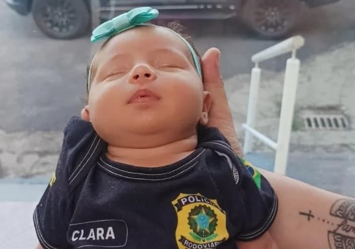 Menina foi salva por PRFs (Foto: Divulgação)