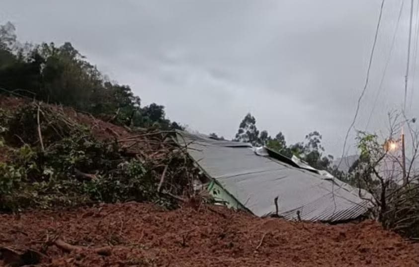 Parentes não resistiram a gravidade das lesões (Foto: Corpo de Bombeiros)