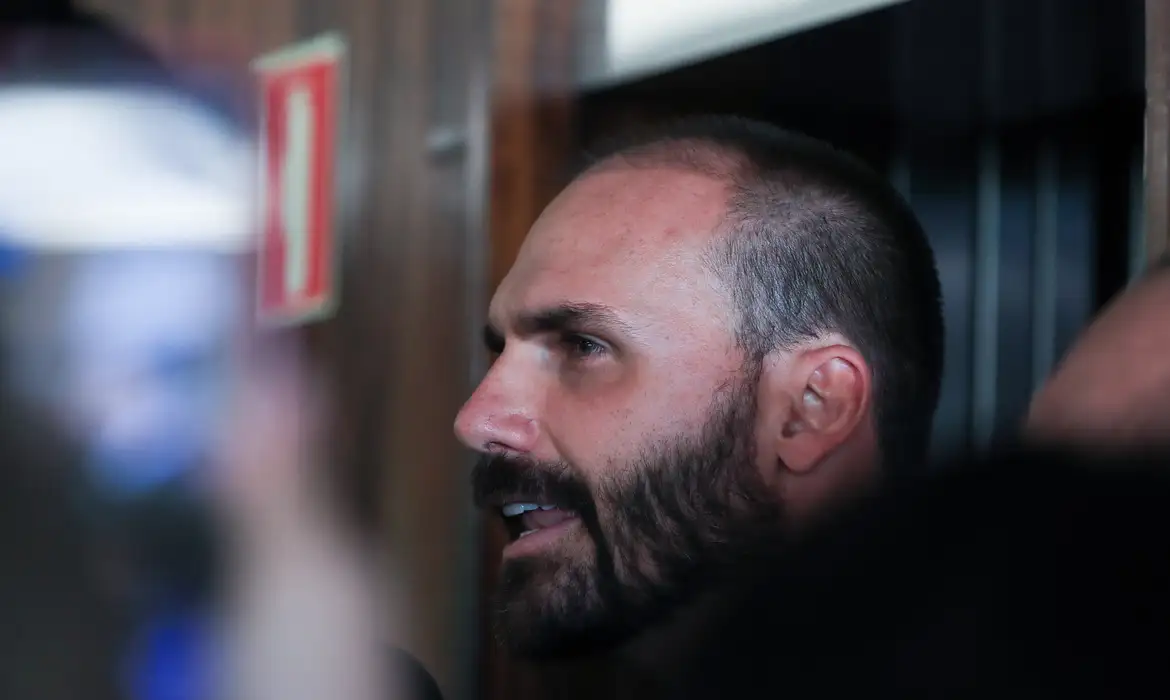 Câmara rejeita indicação de Eduardo Bolsonaro para liderança da minoria