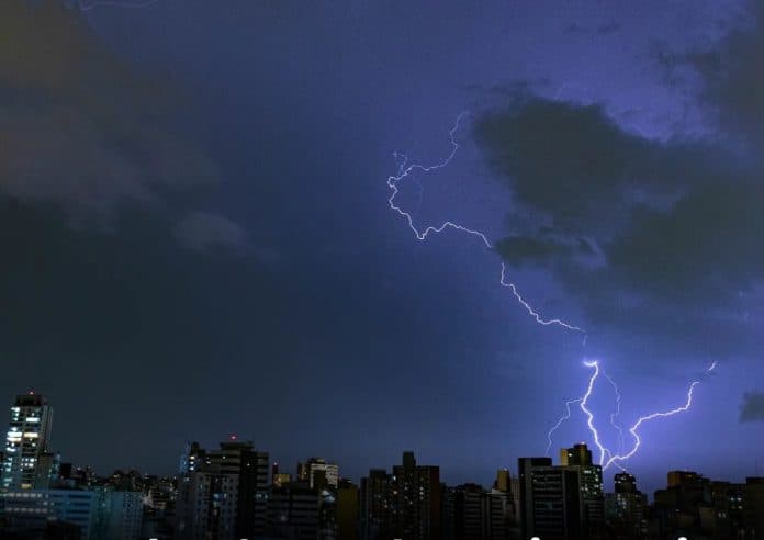 Fenômeno deixou o céu com contrastes diferentes (Foto: Divulgação / Murilo Oliveira)