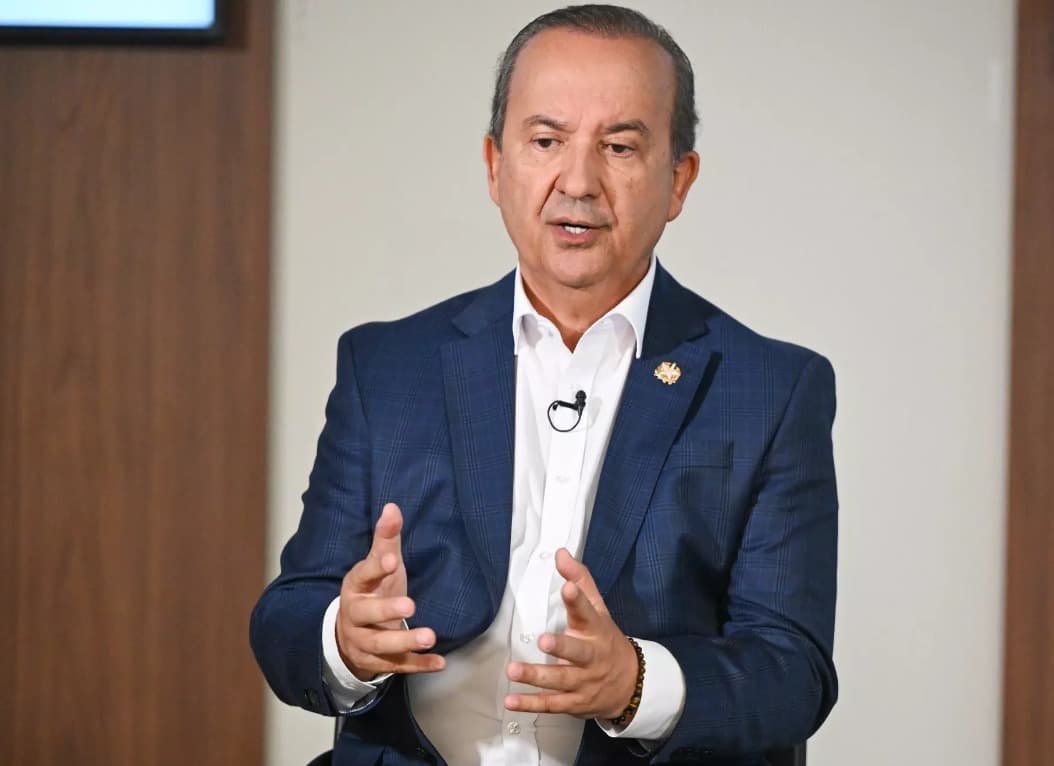 Indicação do Governador Jorginho Mello ao título de Doutor Honoris Causa inicia trâmite na UDESC