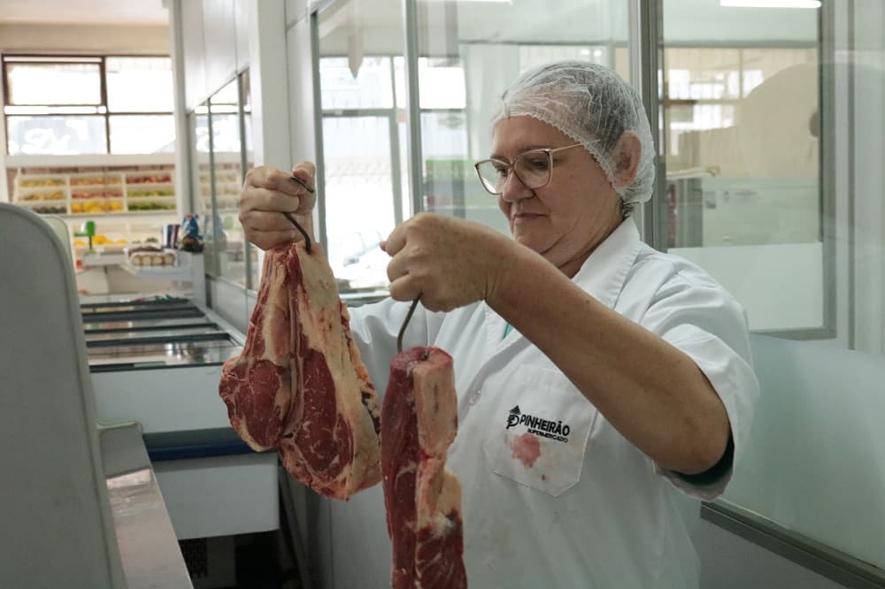 Rosane tem dedicação e amor pela função (Foto: Renan Ribeiro)