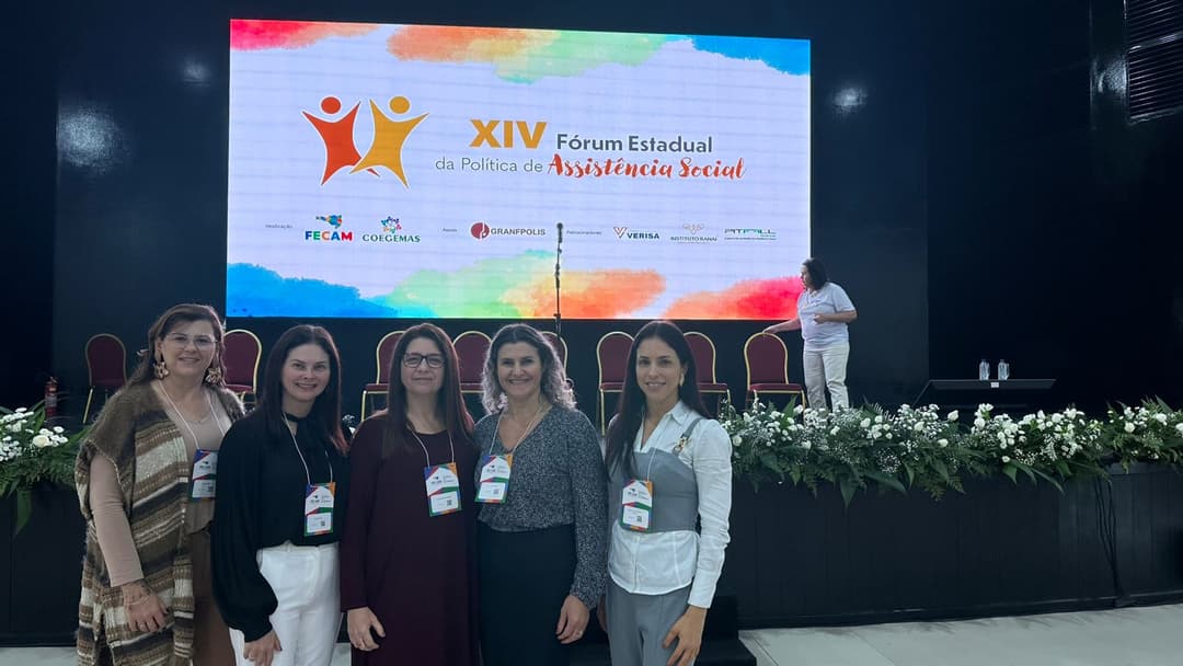 Autoras de Pinhalzinho participam de livro inédito lançado no Fórum Estadual de Assistência Social em Florianópolis