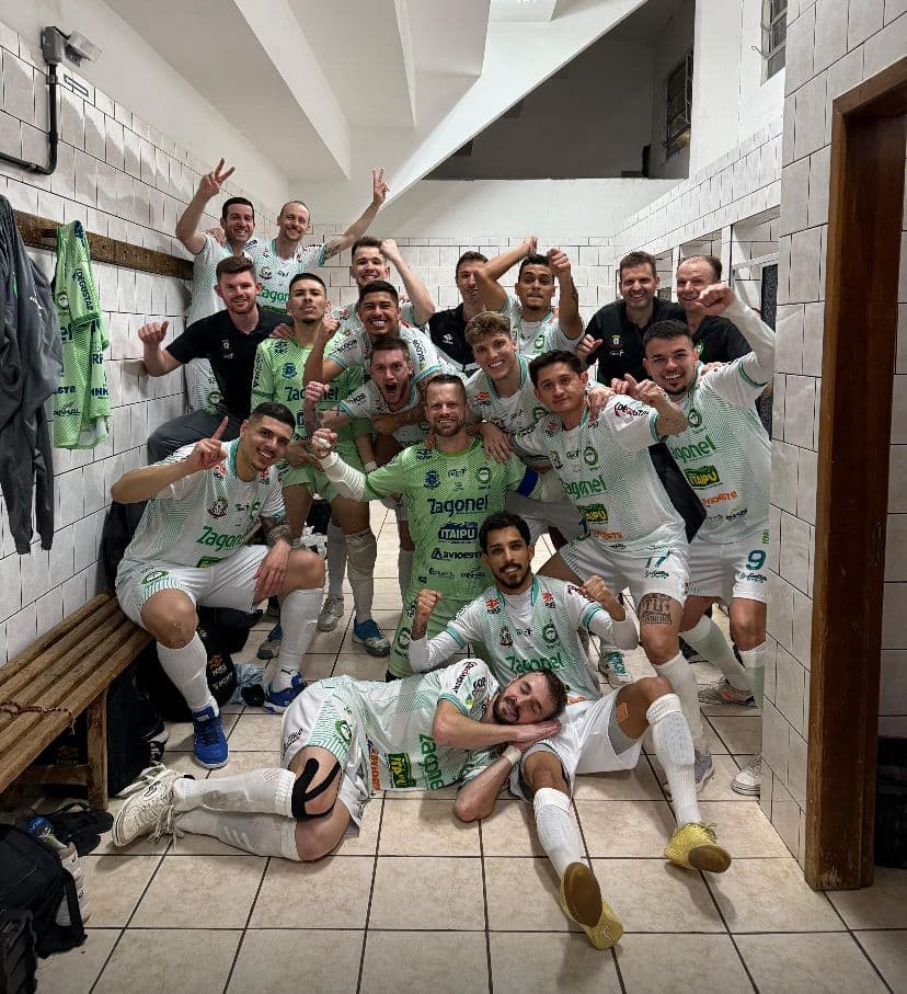 Pinhalense Futsal Zagonel elimina a Chapecoense nos pênaltis e está na semifinal da Copa SC