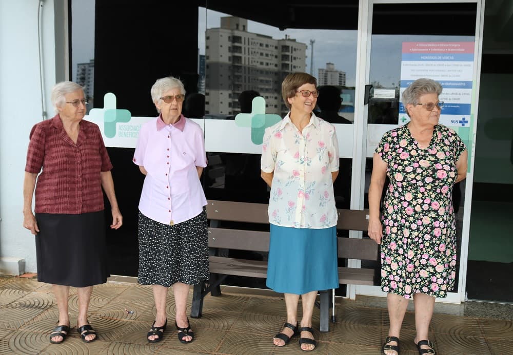 Fim de uma era: freiras deixam Pinhalzinho e recebem homenagem