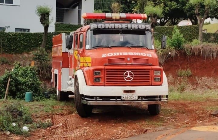 Caminhão marcou gerações em cidade da fronteira (Foto: Corpo de Bombeiros)