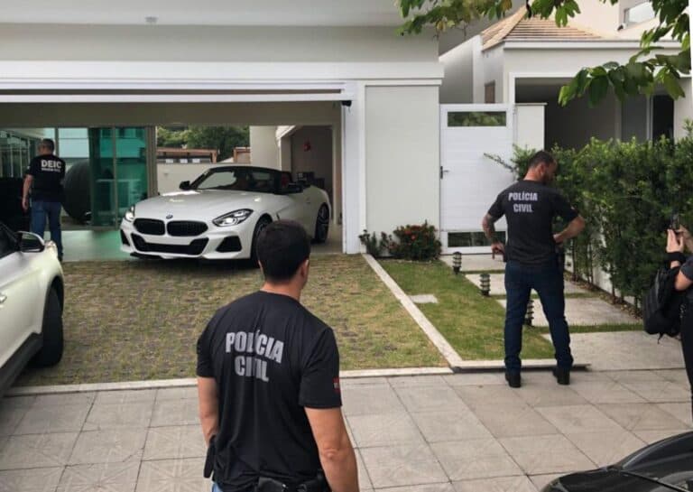 Veículos de alto valor foram encontrados (Foto: Polícia Civil)