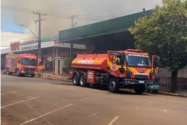 Mercado é atingido por fogo em SMO (Foto: Divulgação )