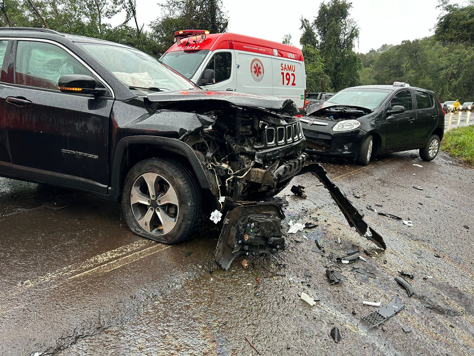 Apesar dos danos matérias, ninguém ficou gravemente ferido  (Foto: Gilmar Bortese)