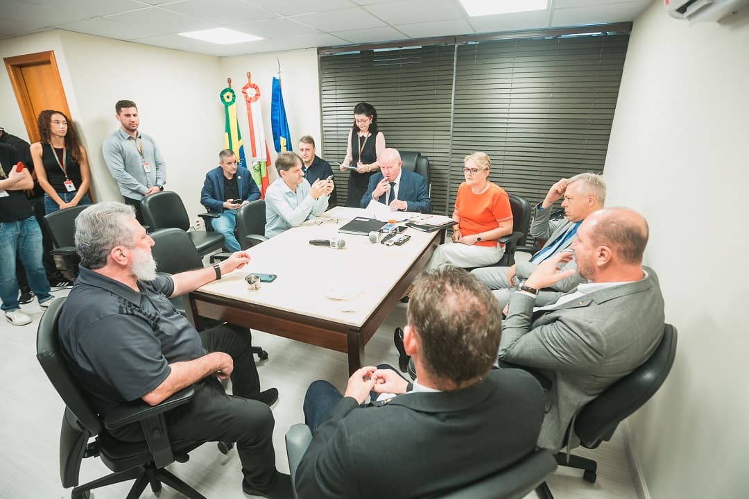 Parlamentares seu reunem para debater e unir forças em prol da região (Foto: Bruno Collaço/Agência AL)